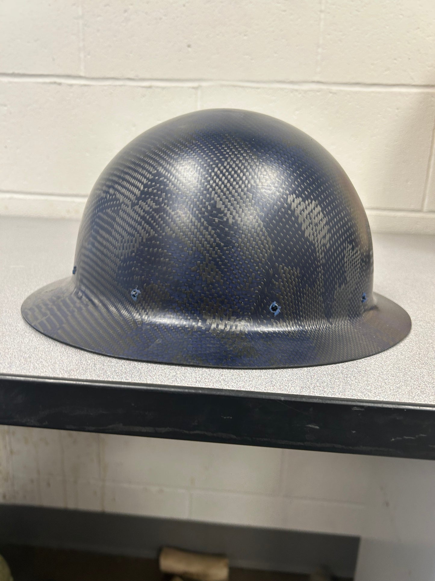 BLUE CAMO FULL BRIM WITH BW FLAG IN THE FRONT OF HARD HAT
