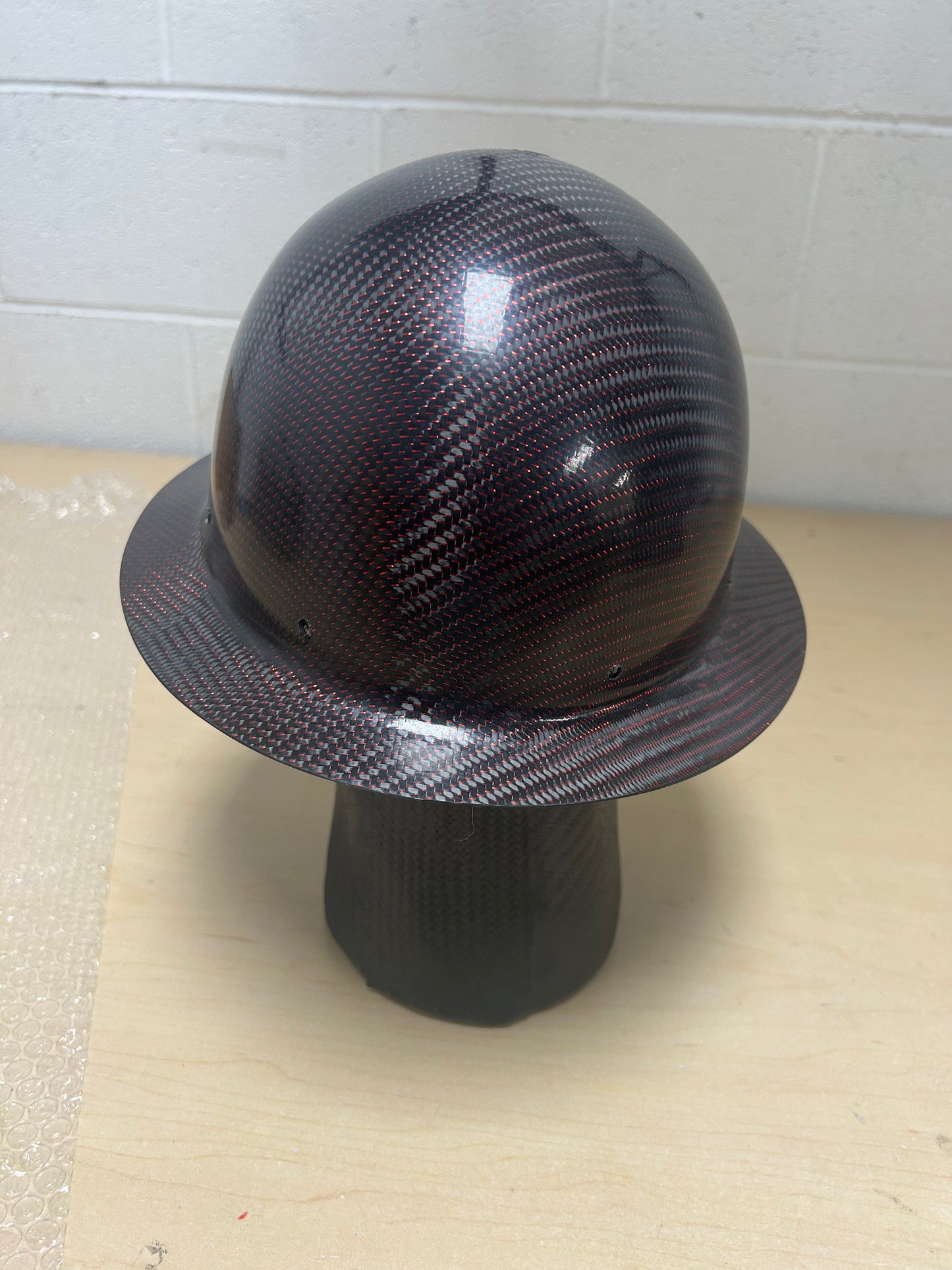 RED REFLECTION FULL BRIM WITH BLACK & WHITE FLAG